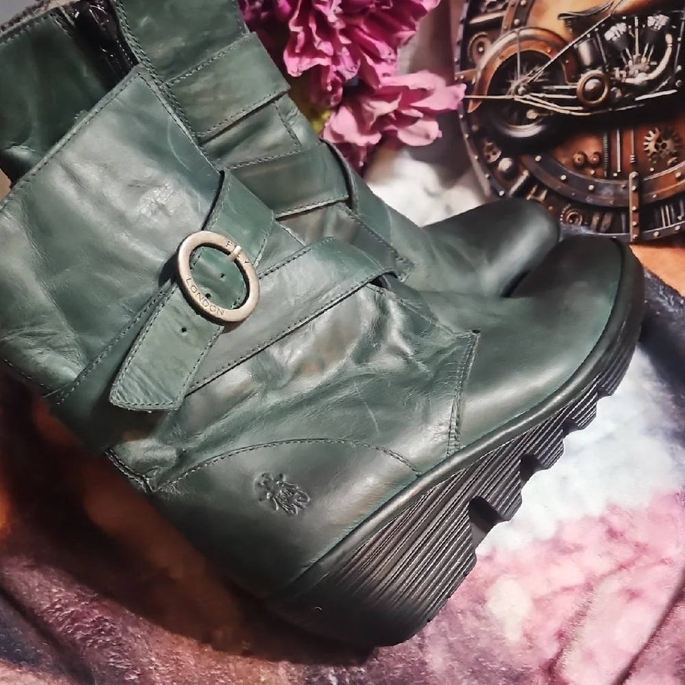 Fly London Leather Dark Green Wedge Side Zip Buckle Wrap Ankle Boots NWOT Size36